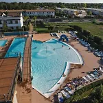Luminous Flat With Attic With Pool