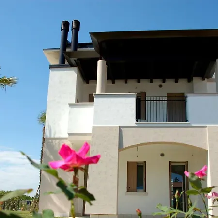 Luminous Flat With Attic With Pool Lägenhet Bibione