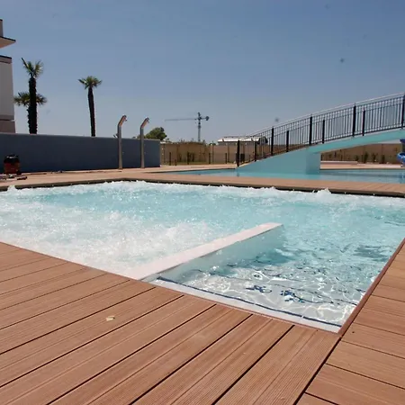 Luminous Flat With Attic With Pool Lägenhet