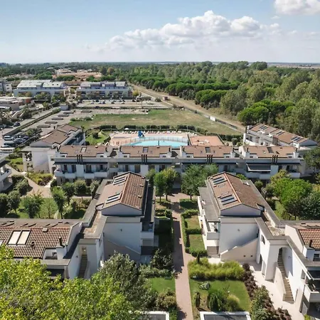 Luminous Flat With Attic With Pool Lägenhet *