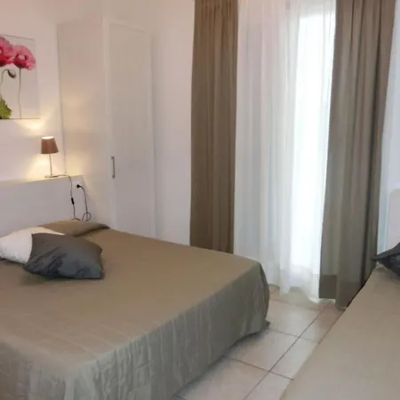 Apartment Luminous Flat With Attic In A With Pool