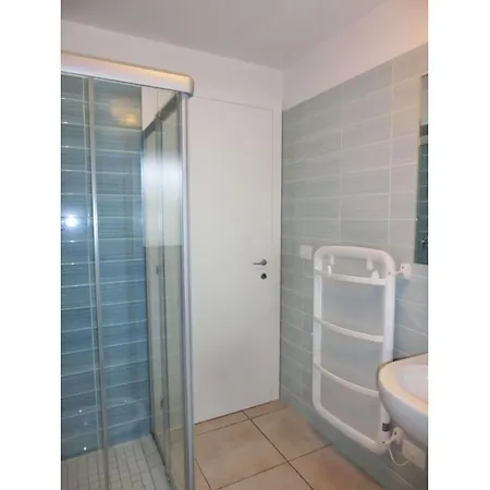 Luminous Flat With Attic In A With Pool