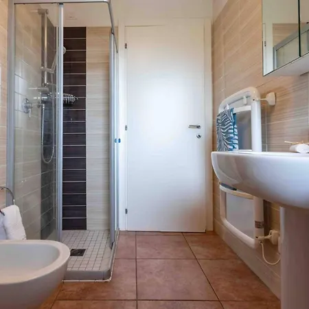 Luminous Flat With Pool Apartament *