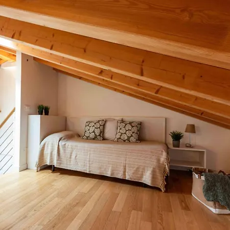 Luminous Flat With Attic With Pool 比比翁