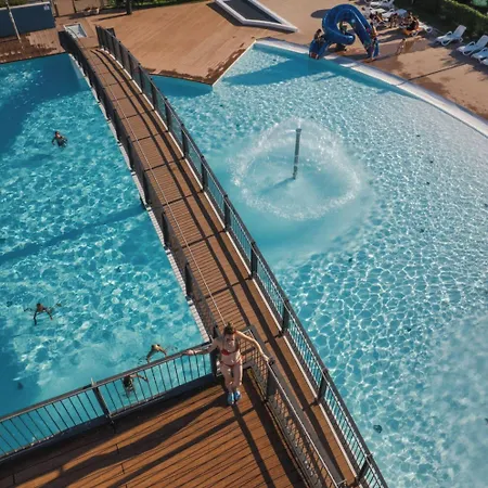 Luminous Flat With Pool شقة بيبيوني