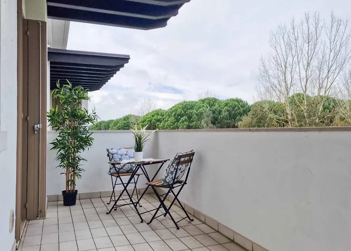 Luminous Flat With Attic With Pool Бибионе